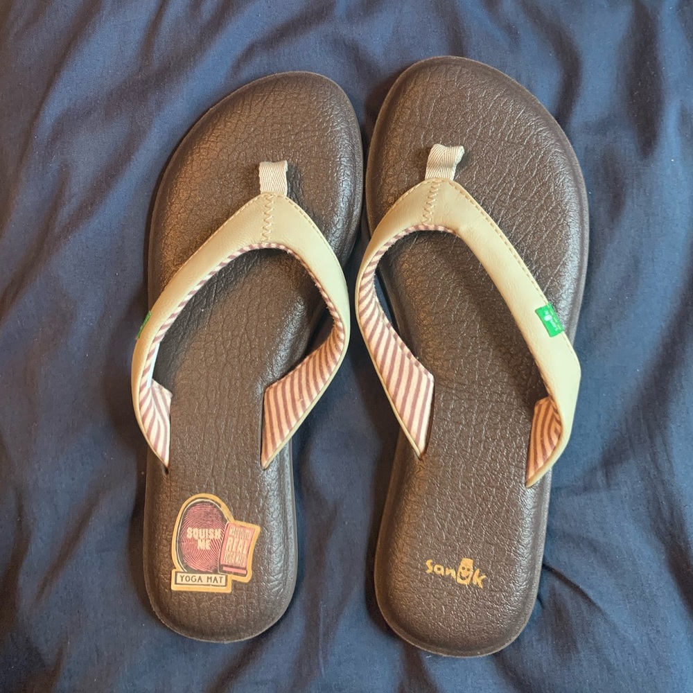 sanuk flip flops